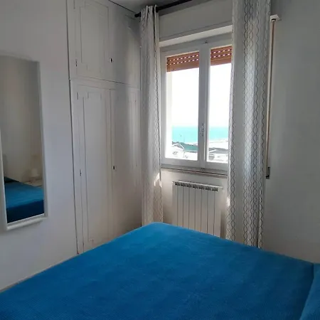 P313 Nr 105 Trilocale Sul Mare Con Ombrellone In Prima Fila بيت للعطل