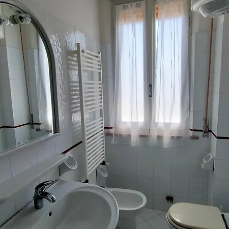 P313 Nr 105 Trilocale Sul Mare Con Ombrellone In Prima Fila * Marcelli