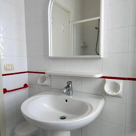 بيت للعطل P313 Nr 105 Trilocale Sul Mare Con Ombrellone In Prima Fila