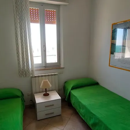 P313 Nr 105 Trilocale Sul Mare Con Ombrellone In Prima Fila Casa vacanze *