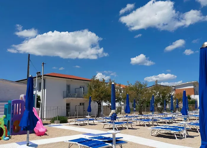 P313 Nr 105 Trilocale Sul Mare Con Ombrellone In Prima Fila Marcelli