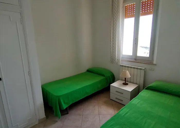 P313 Nr 105 Trilocale Sul Mare Con Ombrellone In Prima Fila Marcelli