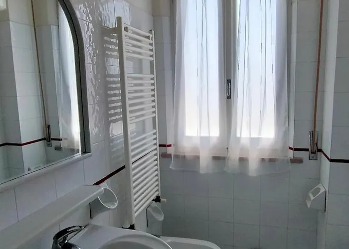 P313 Nr 105 Trilocale Sul Mare Con Ombrellone In Prima Fila * Marcelli